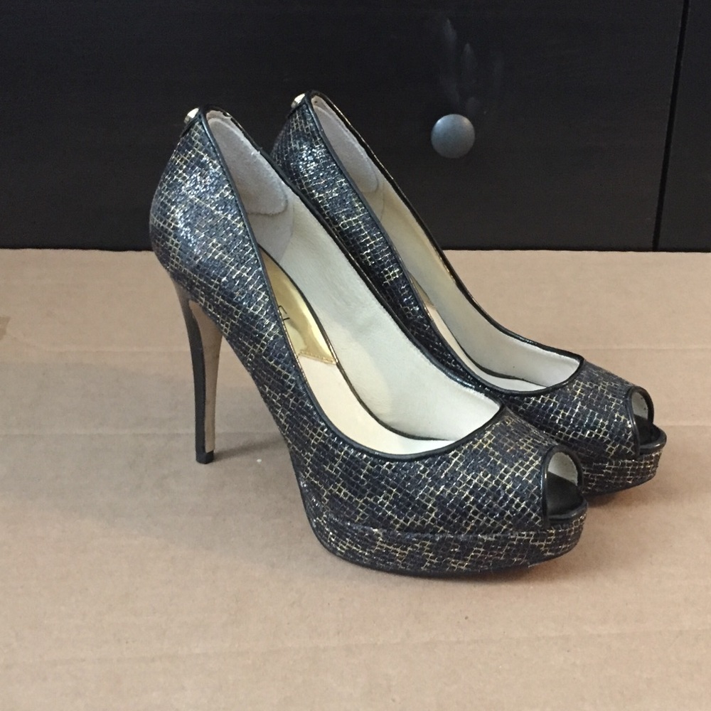 Animal print Michael Kors pumps